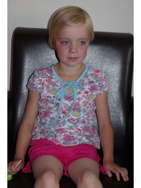 Merel met shirt Antonia